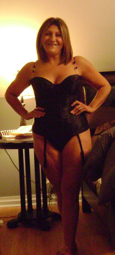 Agnes Tailor - Escort Girl from High Point North Carolina